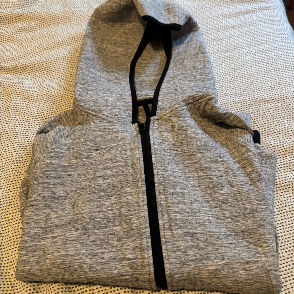 lululemon City Bound Hoodie, size 8
